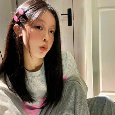 金牌客服董董恩